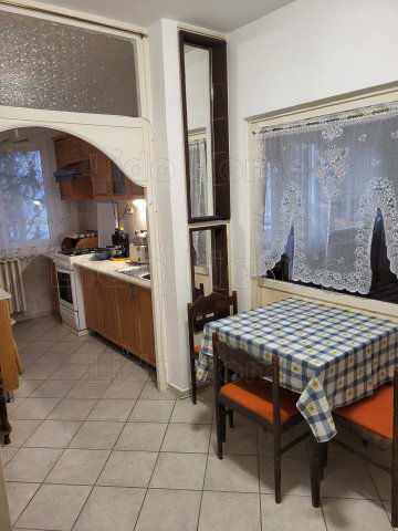 Kiadó panellakás, albérlet, Keszthelyen 160 E Ft / hó, 9 szobás