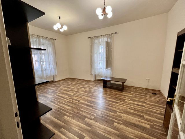 Kiadó téglalakás, albérlet, Egerben 150 E Ft / hó, 1+1 szobás