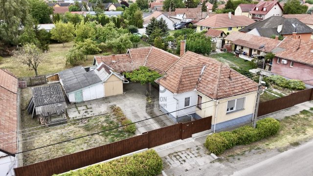 Eladó családi ház, Jászberényben 41.9 M Ft, 3 szobás