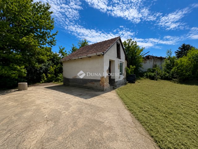 Eladó családi ház, Dégen 12.9 M Ft, 1 szobás