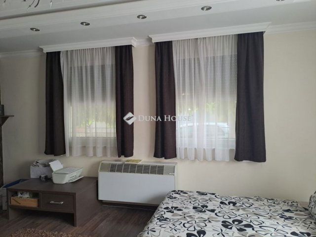 Eladó családi ház, Jászberényben 95 M Ft, 5 szobás