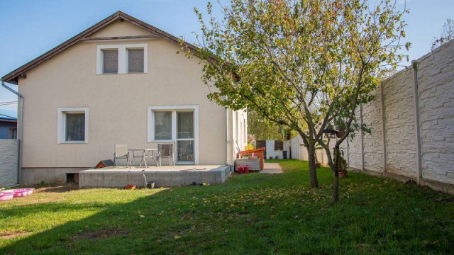Eladó családi ház, Piliscséven 105 M Ft, 5 szobás
