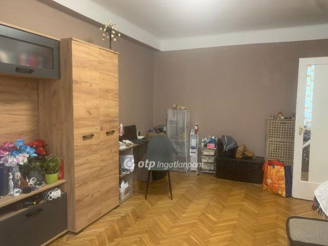 Eladó téglalakás, Gyöngyösön 27.5 M Ft, 1 szobás