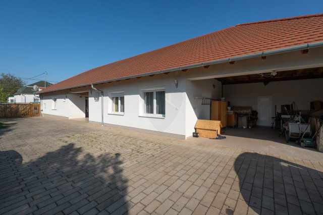 Eladó családi ház, Környén 99.999 M Ft, 6 szobás