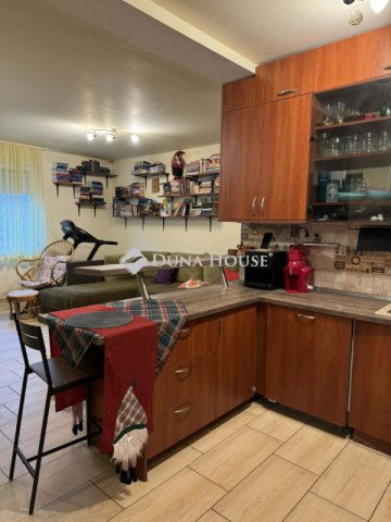 Eladó ikerház, Szigetszentmiklóson 150 M Ft, 5 szobás