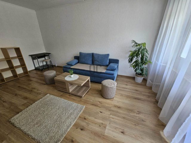 Eladó panellakás, Győrött 41.9 M Ft, 1 szobás