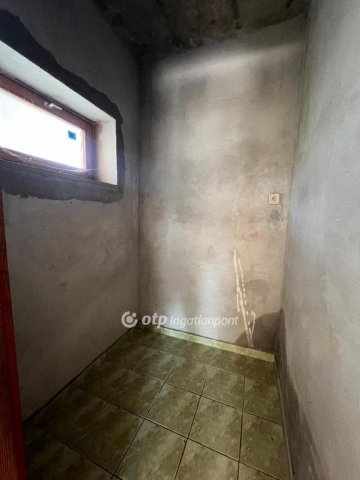 Eladó családi ház, Budapesten, III. kerületben 128.8 M Ft