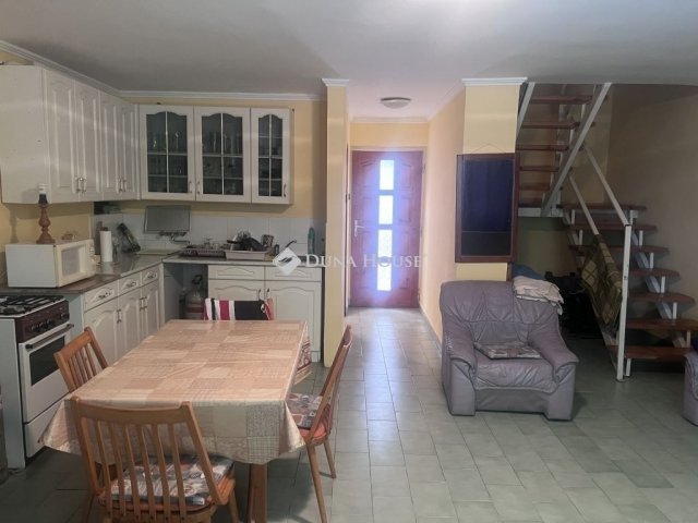 Eladó családi ház, Tápiószentmártonon 40 M Ft, 3 szobás