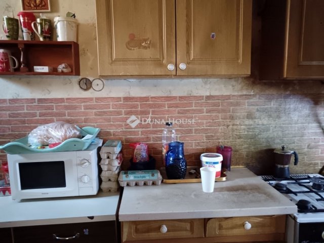 Eladó családi ház, Törtelen 39.9 M Ft, 3 szobás