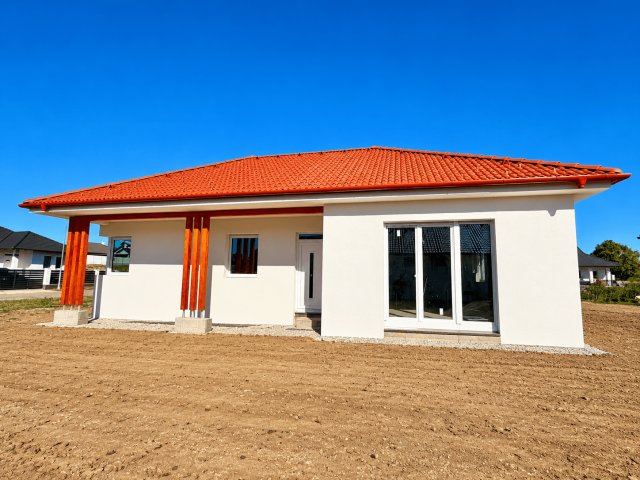 Eladó családi ház, Veszprémben 108 M Ft, 4 szobás
