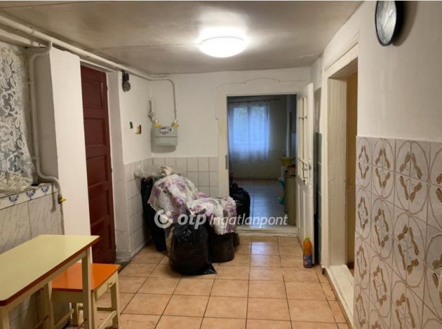 Eladó családi ház, Cegléden 29.5 M Ft, 3+1 szobás