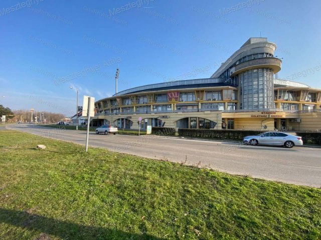 Eladó üzlethelyiség, Sopronban 7.5 M Ft, 2 szobás