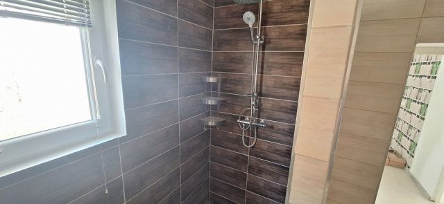Eladó téglalakás, Pécsett 24.5 M Ft, 2 szobás