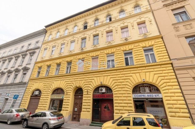 Eladó téglalakás, Budapesten, VI. kerületben 52.99 M Ft