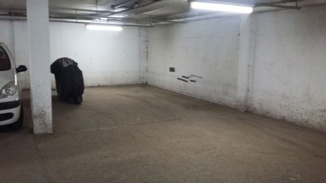 Kiadó garázs, Budapesten, IX. kerületben, Drégely utcában