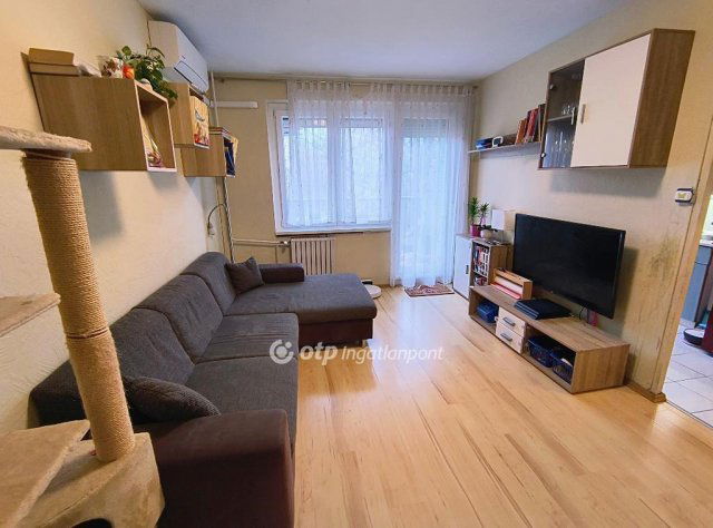 Eladó panellakás, Budapesten, III. kerületben 89 M Ft, 2+2 szobás