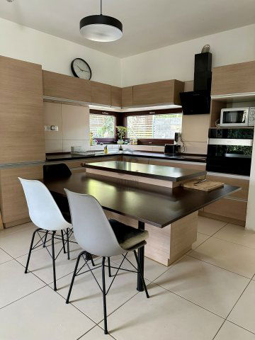 Kiadó családi ház, albérlet, Nagykovácsiban 850 E Ft / hó