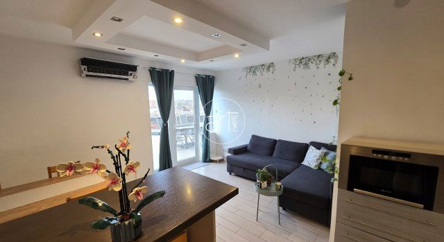 Eladó téglalakás, Szegeden 79.9 M Ft, 2 szobás