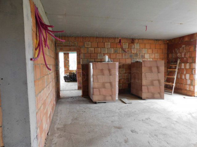 Eladó téglalakás, Győrött 81 M Ft, 4 szobás