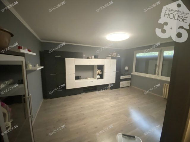 Eladó panellakás, Kecskeméten 34.9 M Ft, 1 szobás