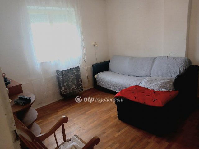 Eladó családi ház, Mikepércsen 34.99 M Ft, 2 szobás