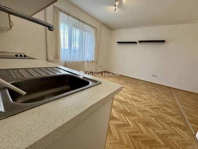 Eladó téglalakás, Budapesten, XIII. kerületben 51.9 M Ft