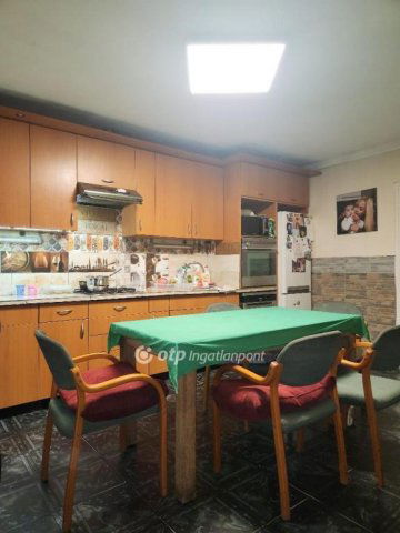 Eladó családi ház, Budapesten, XVIII. kerületben 78 M Ft