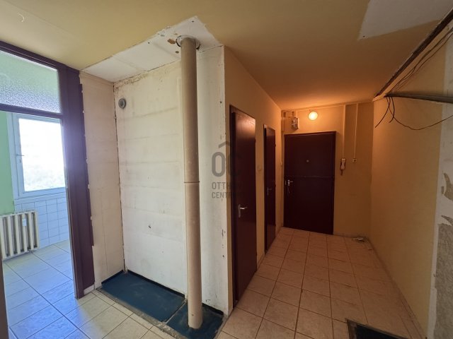 Eladó panellakás, Kecskeméten 49.9 M Ft, 3 szobás