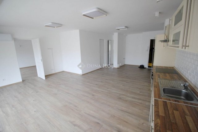 Kiadó téglalakás, albérlet, Kecskeméten 220 E Ft / hó