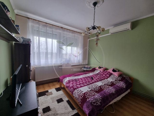 Eladó panellakás, Gyulán 28.5 M Ft, 3 szobás