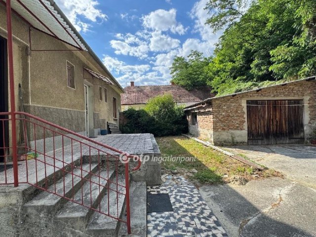 Eladó családi ház, Bakonycsernyén 43.9 M Ft, 3 szobás