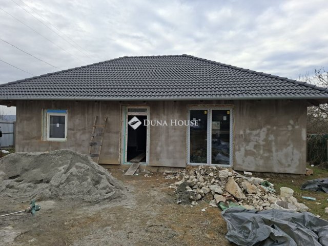 Eladó családi ház, Isaszegen 59.9 M Ft, 4 szobás