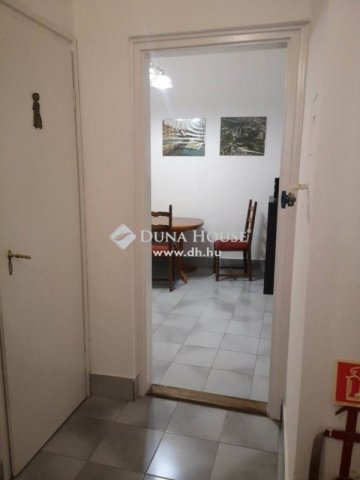Kiadó téglalakás, albérlet, Pécsett 230 E Ft / hó, 2 szobás