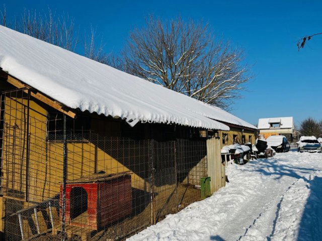 Eladó családi ház, Tápiószecsőn 89.9 M Ft, 6 szobás