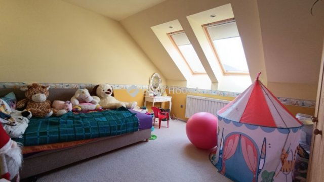 Eladó téglalakás, Mohácson 78.499 M Ft, 5 szobás