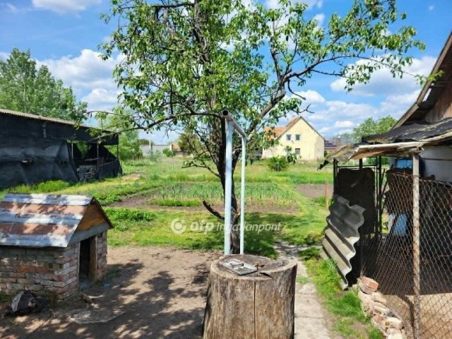 Eladó családi ház, Nagyfügeden 22.5 M Ft, 2 szobás