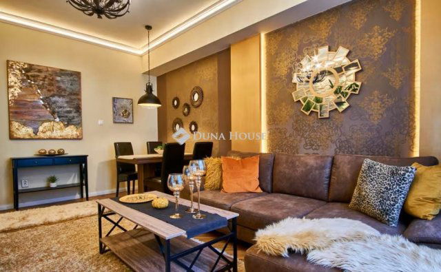 Kiadó téglalakás, albérlet, V. kerületben, Régi posta utcában