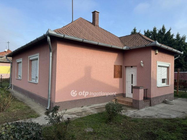 Eladó családi ház, Tiszafüreden 45 M Ft, 4 szobás