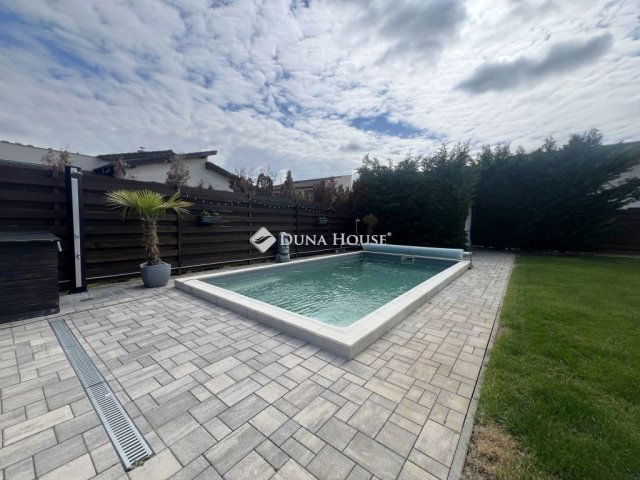 Eladó családi ház, Szegeden 280 M Ft, 4+1 szobás