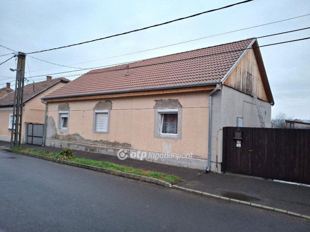 Eladó családi ház, Szécsényen 39 M Ft, 2 szobás