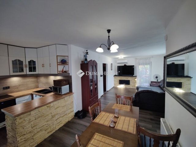 Eladó ikerház, Szentendrén 167.9 M Ft, 4 szobás