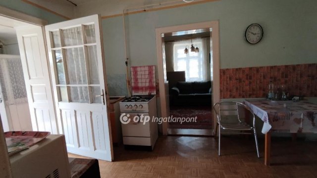 Eladó családi ház, Farmoson 19.4 M Ft, 2 szobás