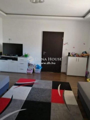 Eladó családi ház, Vecsésen 89.9 M Ft, 4 szobás