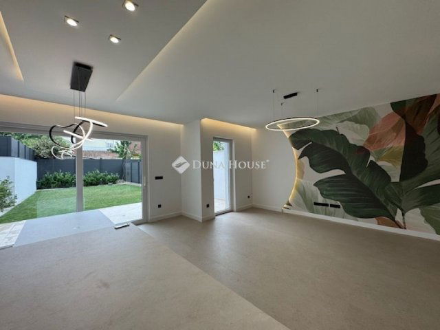 Eladó ikerház, Debrecenben 250 M Ft, 4 szobás