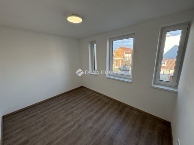 Kiadó téglalakás, albérlet, Debrecenben 160 E Ft / hó, 2 szobás