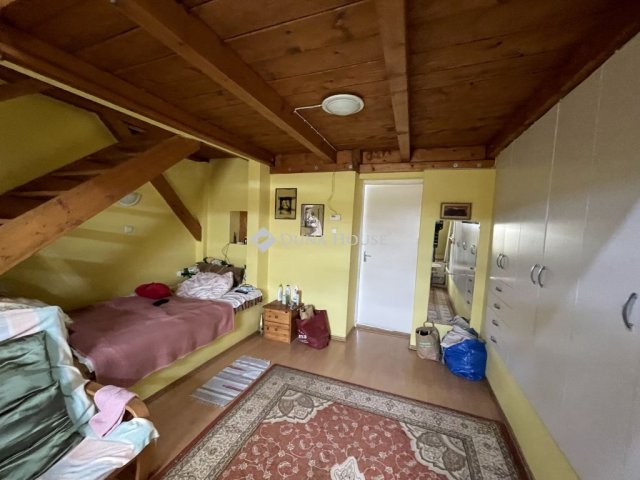Eladó téglalakás, Budapesten, VI. kerületben 64.9 M Ft, 1 szobás
