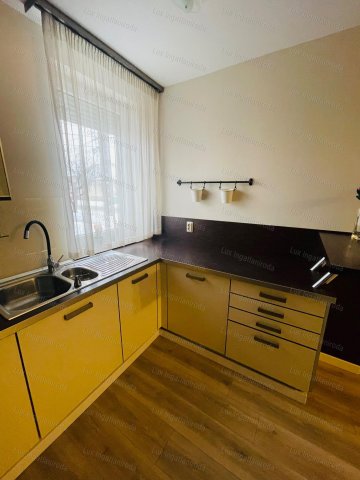 Eladó téglalakás, Komáromban 46.9 M Ft, 2 szobás