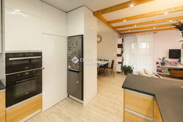 Eladó családi ház, Kecskeméten 89.5 M Ft, 4 szobás