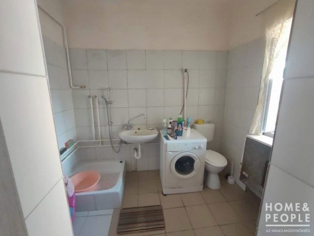 Eladó családi ház, Szatymazon 29.99 M Ft, 2 szobás