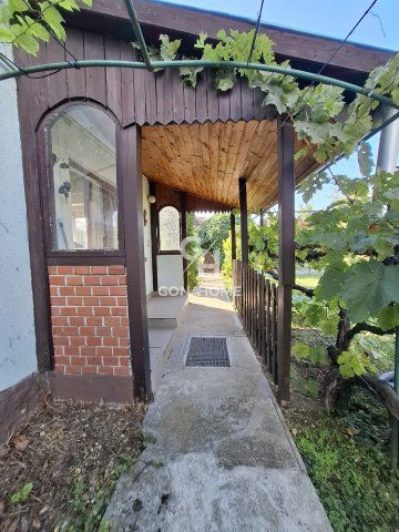 Eladó ikerház, Pétfürdőn 48 M Ft, 3 szobás